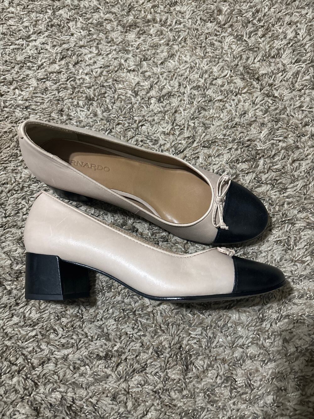 Bernardo Two Tone Heels Bow Toe Cap 8